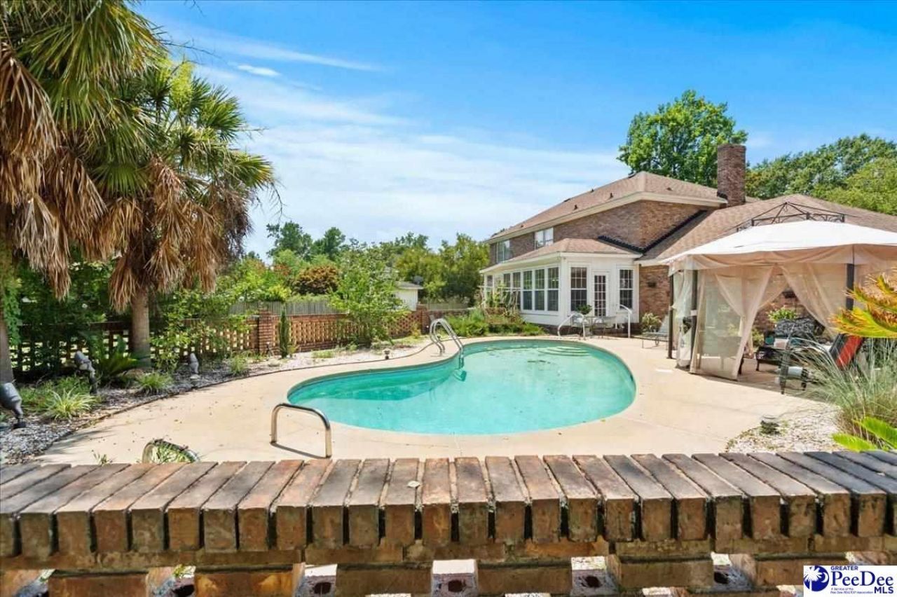2330 S Hallmark Dr. Photo 37