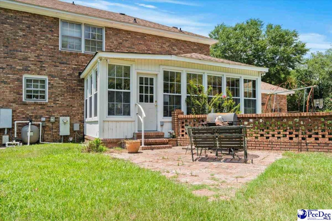2330 S Hallmark Dr. Photo 41
