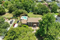 2330 S Hallmark Dr. photo 4