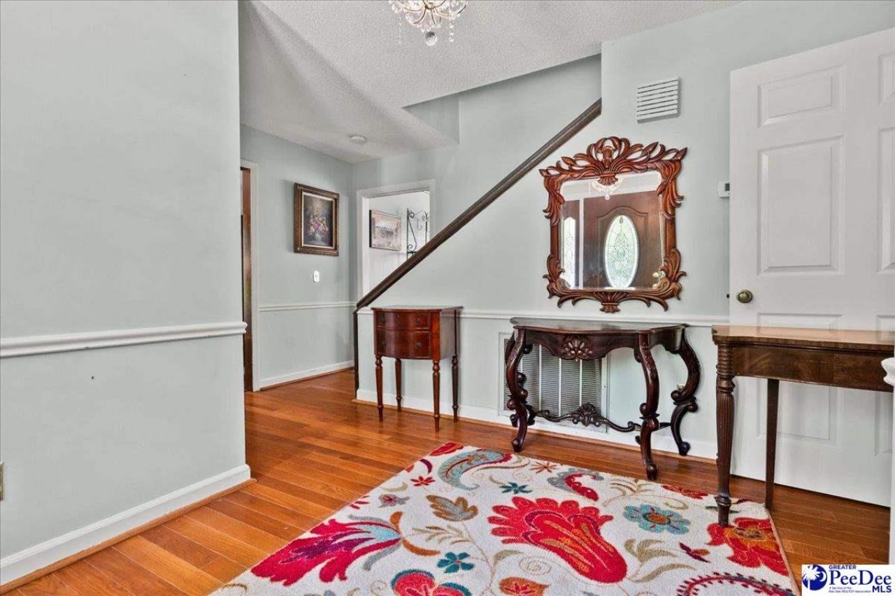2330 S Hallmark Dr. Photo 8
