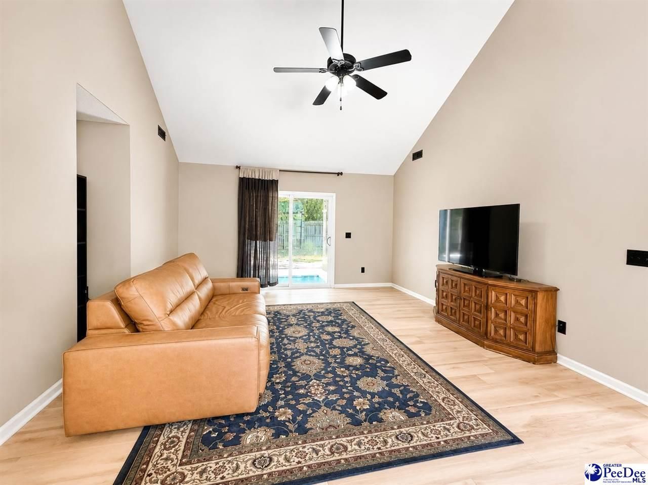 1325 Monterey Drive Photo 4