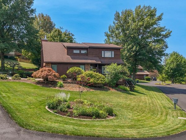 1121 Queens Court, Morgantown, WV 26508