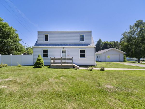 2631 Lakeshore Road, Manistee, MI 49660