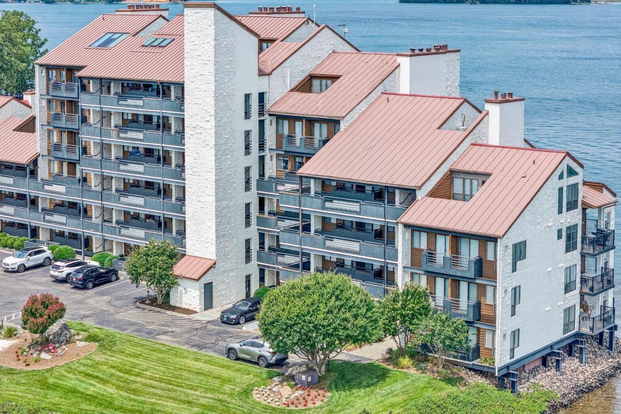 6605 Smith Mountain Rd , Unit 229, Penhook, VA 24137 Main Photo