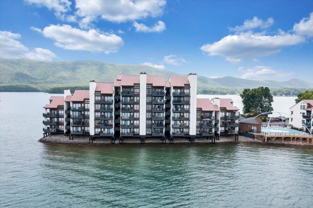6605 Smith Mountain Rd , Unit 229, Penhook, VA 24137 Main Photo