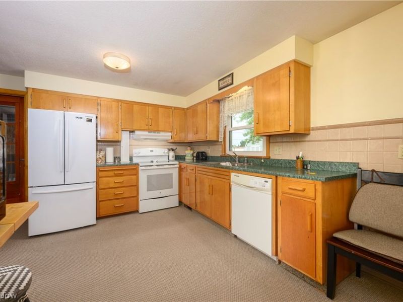 318 S Reeves Avenue , Dover, OH 44622 Photo 10