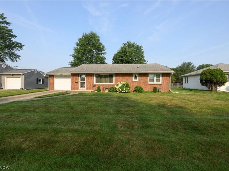 318 S Reeves Avenue , Dover, OH 44622 Photo 2
