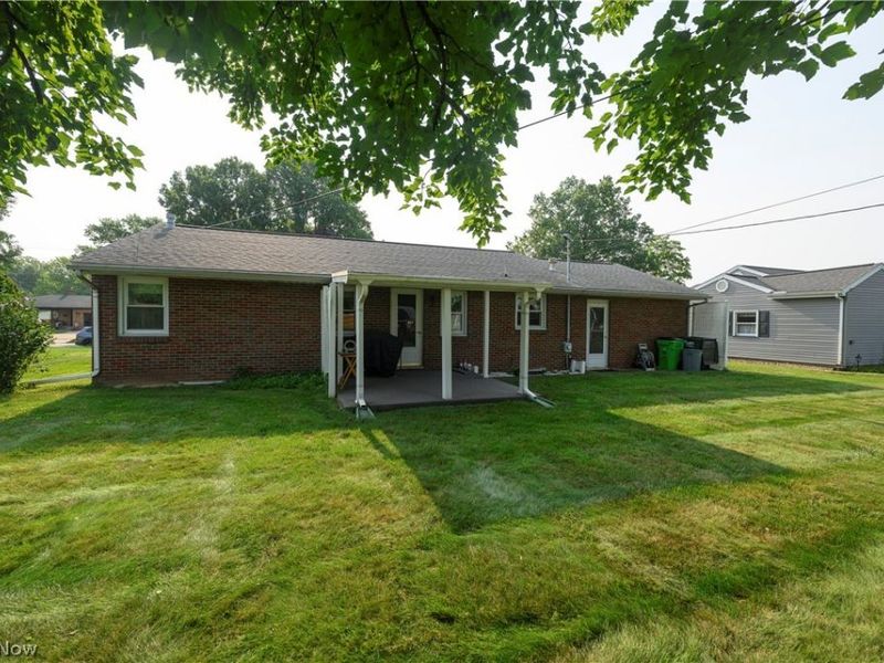 318 S Reeves Avenue , Dover, OH 44622 Photo 4