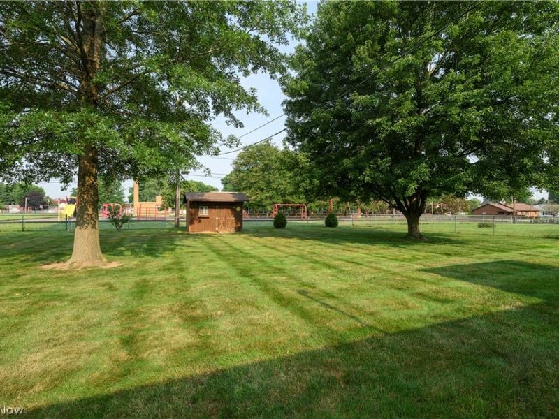 318 S Reeves Avenue , Dover, OH 44622 Photo 5