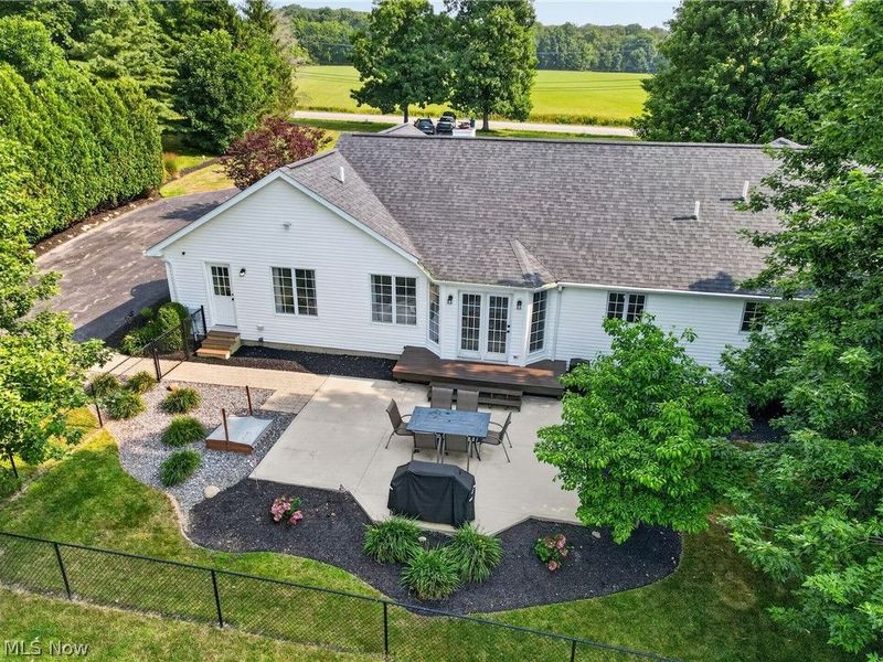 13821 Chardon Windsor Road, Chardon, OH 44024 Photo 3