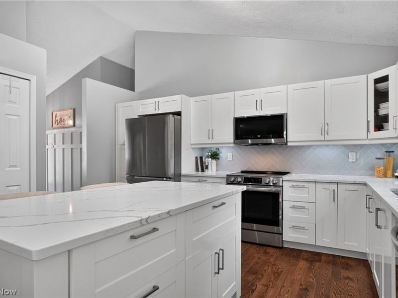 13821 Chardon Windsor Road, Chardon, OH 44024 Photo 9