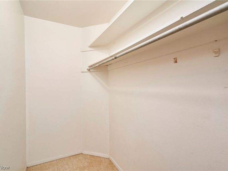 2 Meadowlawn Drive, Unit 4, Mentor, OH 44060 Photo 13