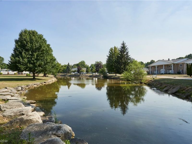 2 Meadowlawn Drive , Unit 4, Mentor, OH 44060 Photo 25