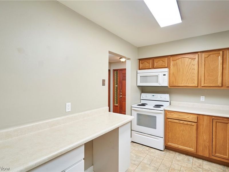 2 Meadowlawn Drive , Unit 4, Mentor, OH 44060 Photo 32