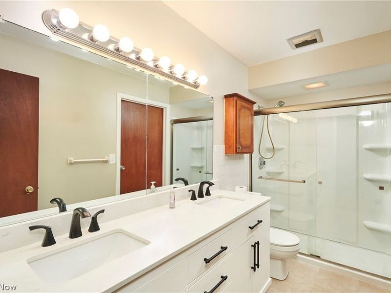 2 Meadowlawn Drive , Unit 4, Mentor, OH 44060 Photo 4