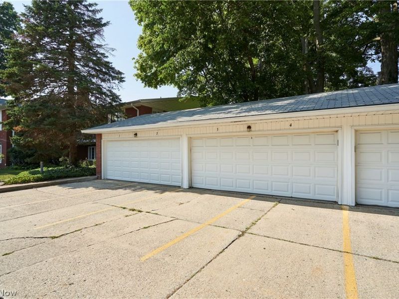 2 Meadowlawn Drive , Unit 4, Mentor, OH 44060 Photo 46