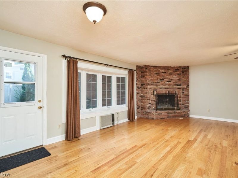2 Meadowlawn Drive , Unit 4, Mentor, OH 44060 Photo 6