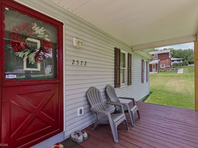 2572 S Hubbard Road, Lowellville, OH 44436 Photo 5