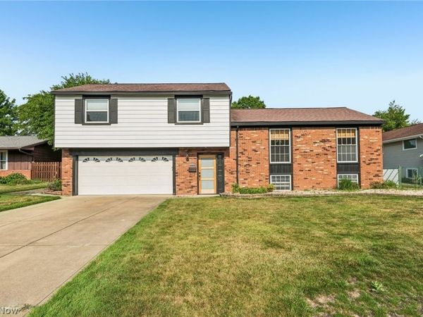 3520 Archwood Drive, Rocky River, OH 44116