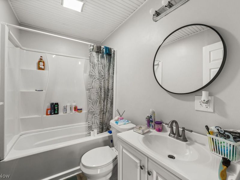 10906 Churchill Avenue, Cleveland, OH 44106 Photo 7