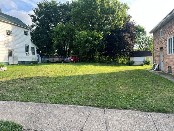 1230 Randolph St , New Castle, PA 16101