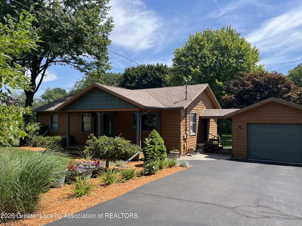15583 Turner Road, Lansing, MI 48906