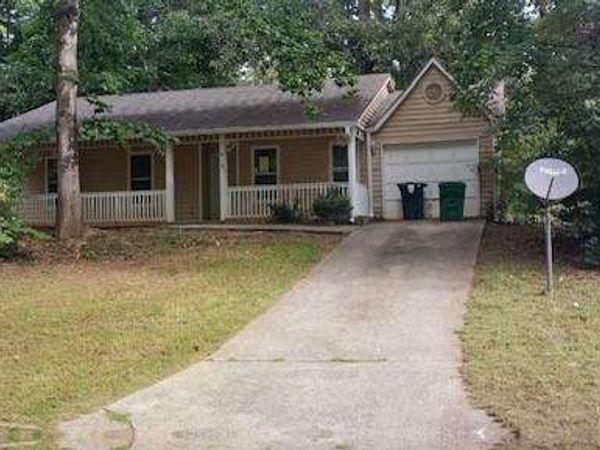 818 Greenhedge Drive, Stone Mountain, GA 30088