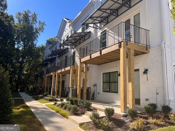 2011 Oak Lane NW, Atlanta, GA 30318