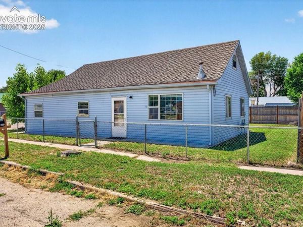 505 2nd Avenue, Deer Trail, CO 80105