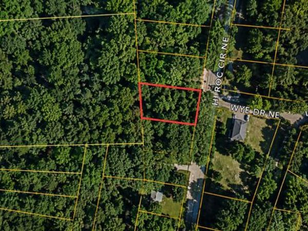 2560 Hi Roc Circle NE, Conyers, GA 30012