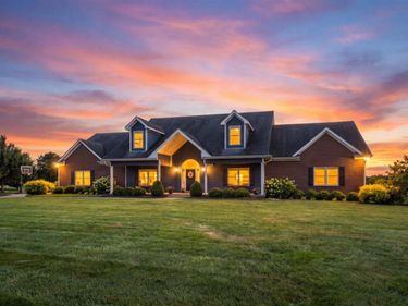 210 Colonial Drive, Versailles, KY 40383