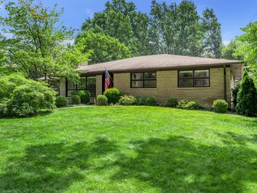 1894 Parkers Mill Road, Lexington, KY 40504
