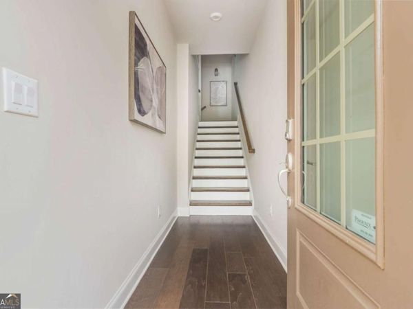 1391 Live Oak Lane, Atlanta, GA 30319
