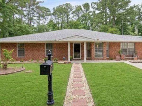 1001 Poppell Drive, Darien, GA 31305