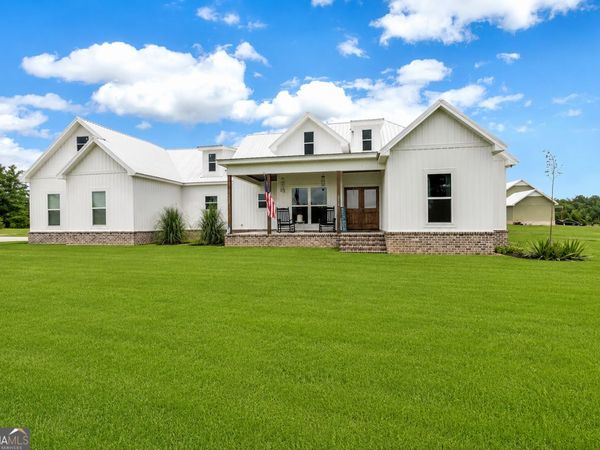 1370 Paris Avenue, Swainsboro, GA 30401