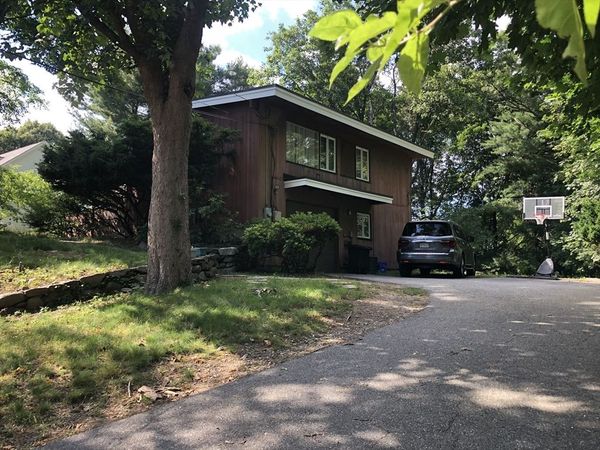 35 Lawrence Ln, Lexington, MA 02421
