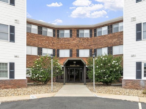 45 Christopher Dr, Unit 146, Methuen, MA 01844