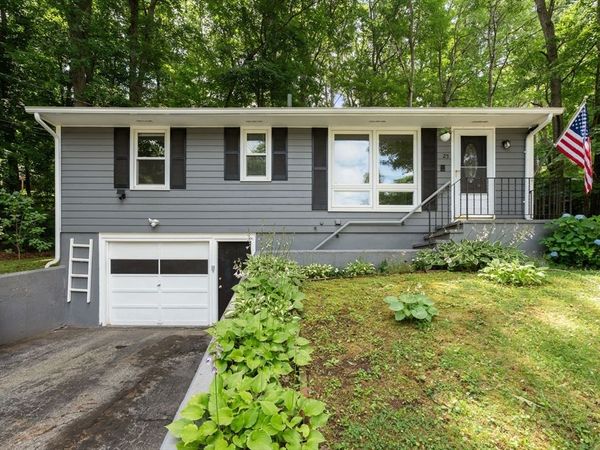25 Pinedale St, Southbridge, MA 01550