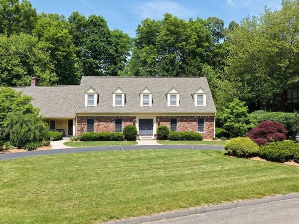 115 Williamsburg Dr, Longmeadow, MA 01106