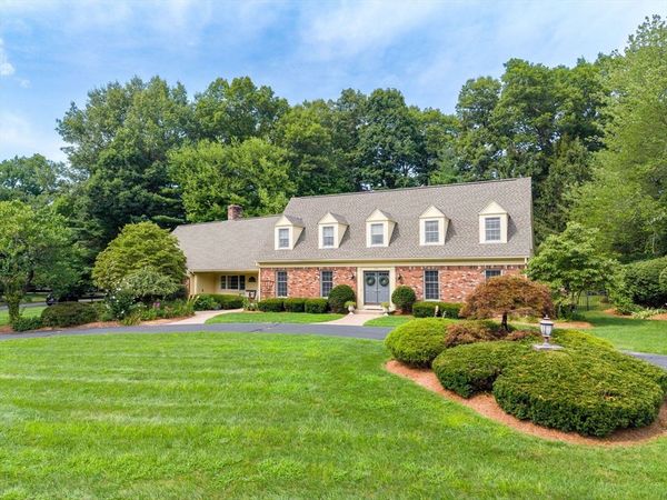 115 Williamsburg Dr, Longmeadow, MA 01106