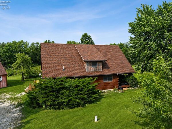 305 S Toussaint Portage Road, Oak Harbor, OH 43449