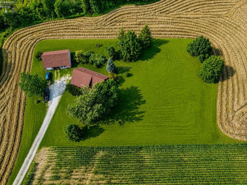 305 S Toussaint Portage Road, Oak Harbor, OH 43449 Photo 3