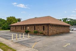 3841 Rivers Avenue  photo 4