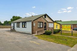 3841 Rivers Avenue  photo 4