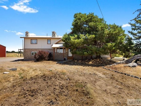 11077 S 5th W, SHELLEY, ID 83274