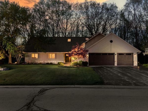 14920 Clare-Bridge LANE, Brookfield, WI 53005