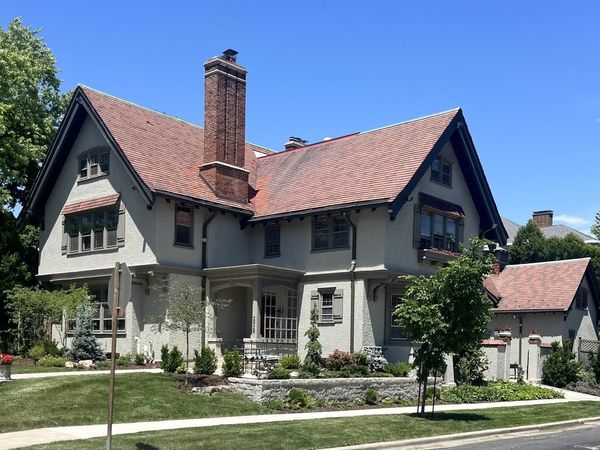2928 E Kenwood BOULEVARD, Milwaukee, WI 53211