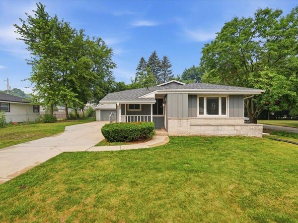 5847 N 113th STREET, Milwaukee, WI 53225