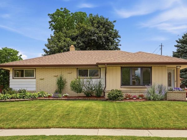 5782 S New York AVENUE, Cudahy, WI 53110