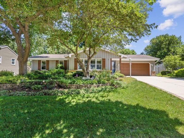 750 Crestwood DRIVE, Waukesha, WI 53188